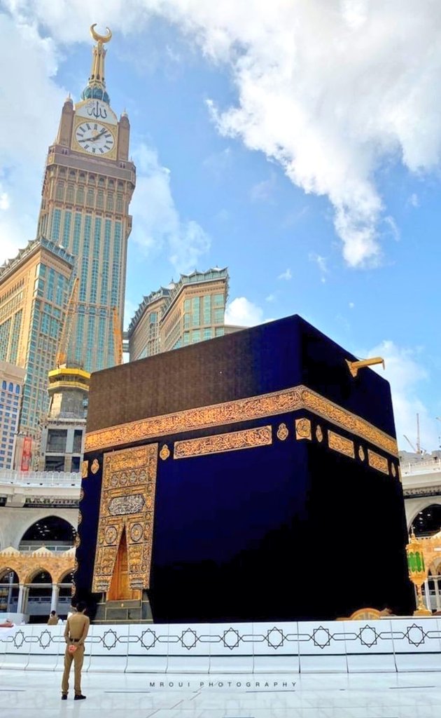 VaseemAhmed_'s tweet image. السلام ليكم ورحمة الله وبركاته
#GoodMorningTwitterWorld 
हक के रास्ते मैं अगर सारी कायनात भी तुम्हारे खिलाफ खड़ी हो फिर भी तुम यकीन रखना के.................. अल्लाह ﷻ तुम्हारे साथ हैं☝️✍️