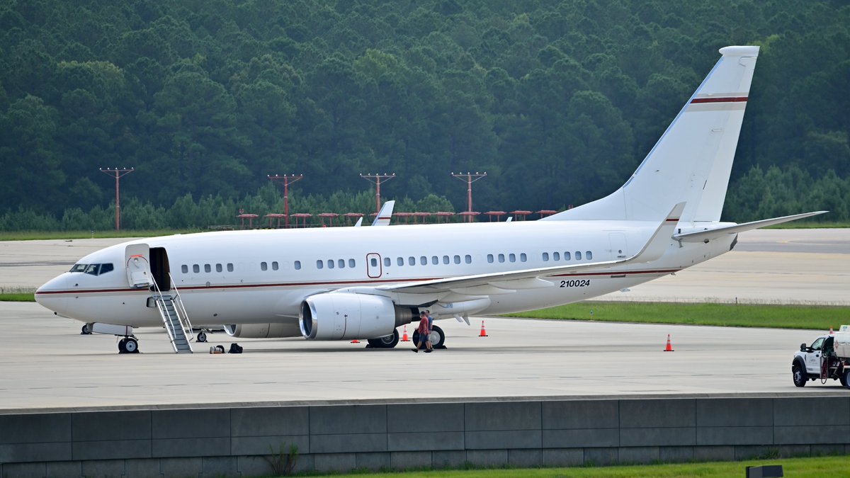 NighthawkCP's tweet photo. @Aviation_Intel I grabbed it at RDU this morning. Got it sitting on the ramp, crew prep and departure. Full high res set on my Flickr. https://t.co/eYcvzIqnO0 https://t.co/3HuwYNONxG