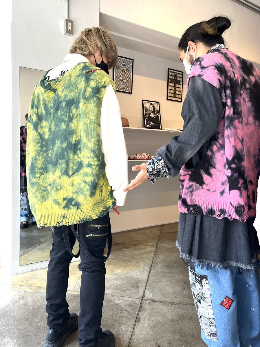 K_A_N_E_Y_A_N's tweet photo. 3日目初陣はいつものお二人👬
落ち着く〜☺️
#kidill #23ss #HELLHAUS #受注会 https://t.co/5lJdOi79Hb