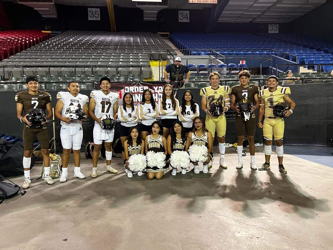 cynsationalcynd's tweet photo. Prep One photo shoot for Austin HS Panther Cheer, Volleyball and Football🐾🤍🐾 #theadventurecontinues #itstartswithaustin #ItStartsWithUs #ProudPantherPrincipal #InspireEmpowerTHRIVE #Prepone https://t.co/JtILyF4l1j