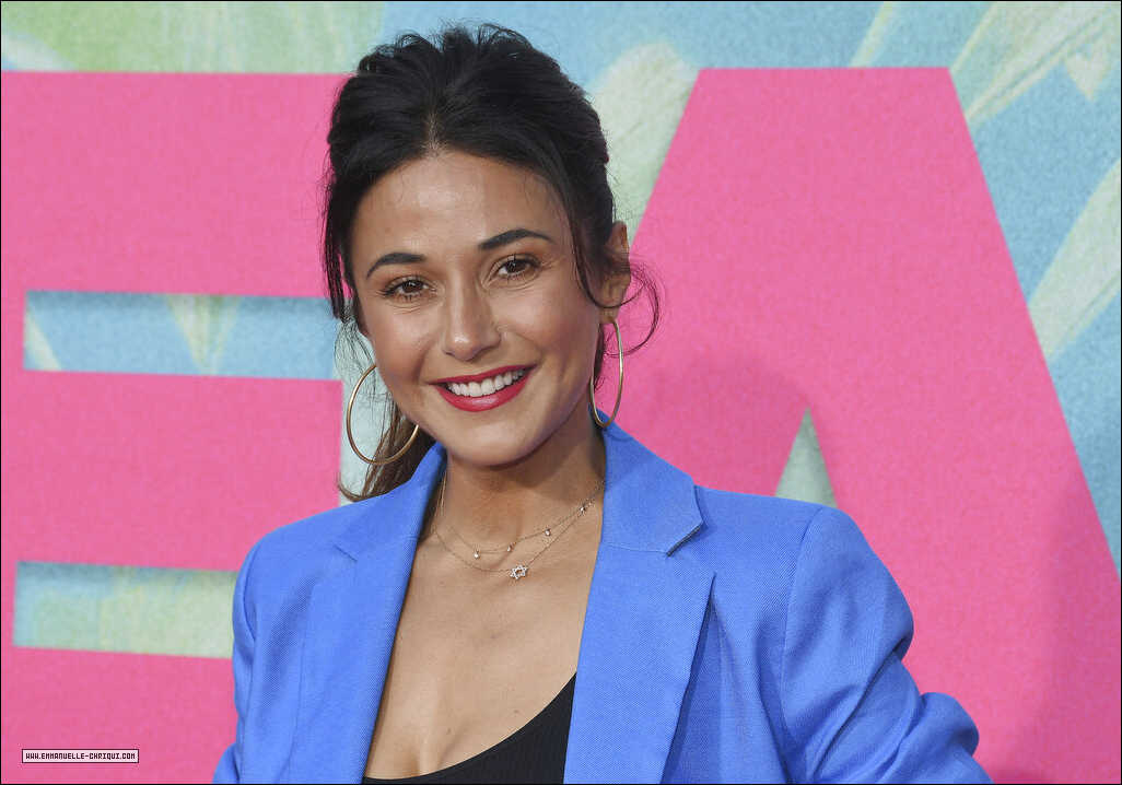 Emmanuelle-Chriqui.com tweet media