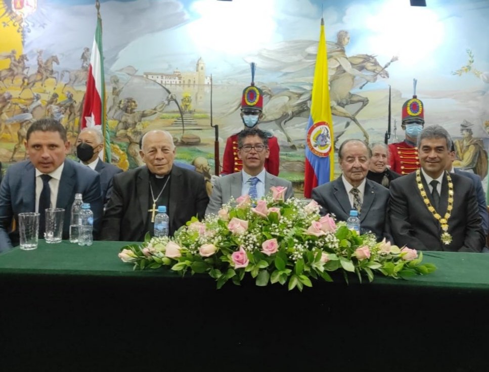ConcejoTunja's tweet photo. #ConcejoInforma
✨Con éxito desarrollamos la Sesión Conjunta con la Academia Boyacense de historia. Celebramos con júbilo el cumpleaños de Tunja y recordamos lo mejor de la historia de Nuestra Noble e Hidalga, ciudad. https://t.co/OE4kO3tODU