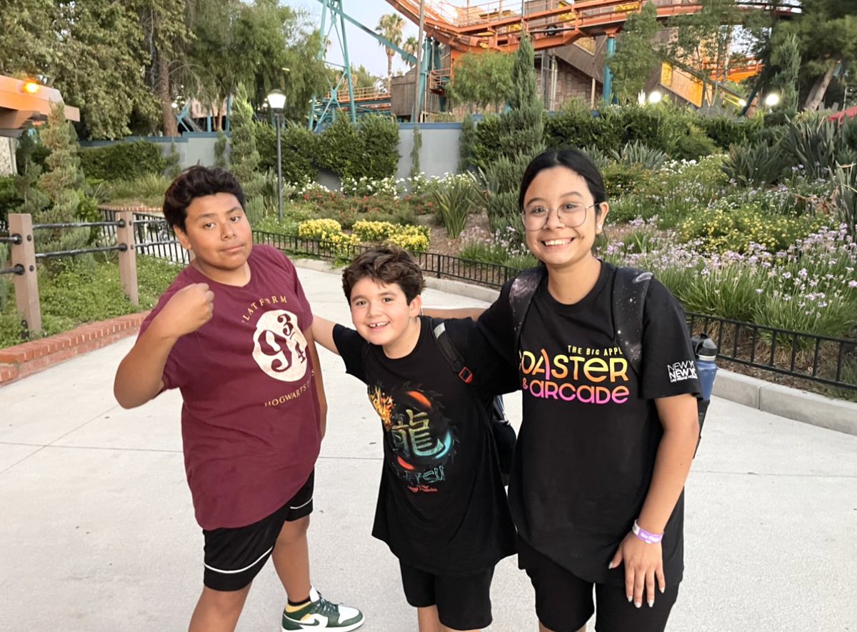 So much fun with some other coaster enthusiasts <a href="/SFMagicMountain/">Six Flags Magic Mountain</a>! #coastertalk #sixflags #sixflagsmagicmountain