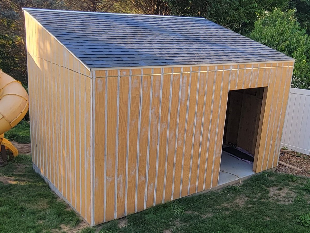 KurtSchwob's tweet photo. Day 7 (?) #shedBuild. I took a few days off, so not a consecutive day 7 of building. Anyway, I started priming the panels. I should be able to roller the rest. https://t.co/bxrIvEYKYF