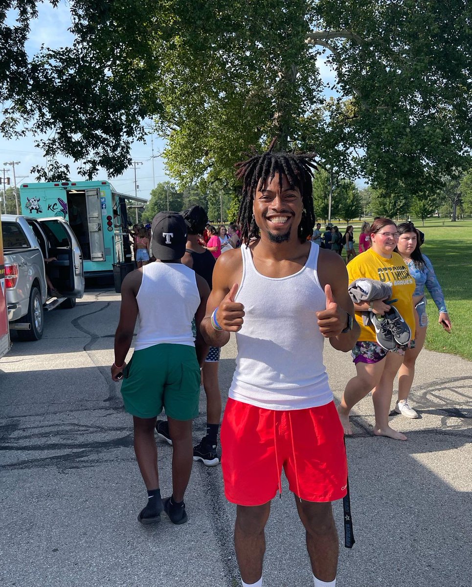 DocReggies's tweet photo. Passed through Forest Park and totally digging the vibe from #OUKS @OttawaU Class of 2026. #IHeartOUKS #OUBraves https://t.co/cVMbCopRBc