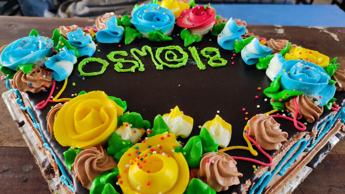 openstreetmap's tweet image. We&apos;re celebrating OpenStreetMap&apos;s 18th Anniversary! #OpenStreetMap18

blog.openstreetmap.org/2022/08/06/hap…

Cake by @osmbd :)