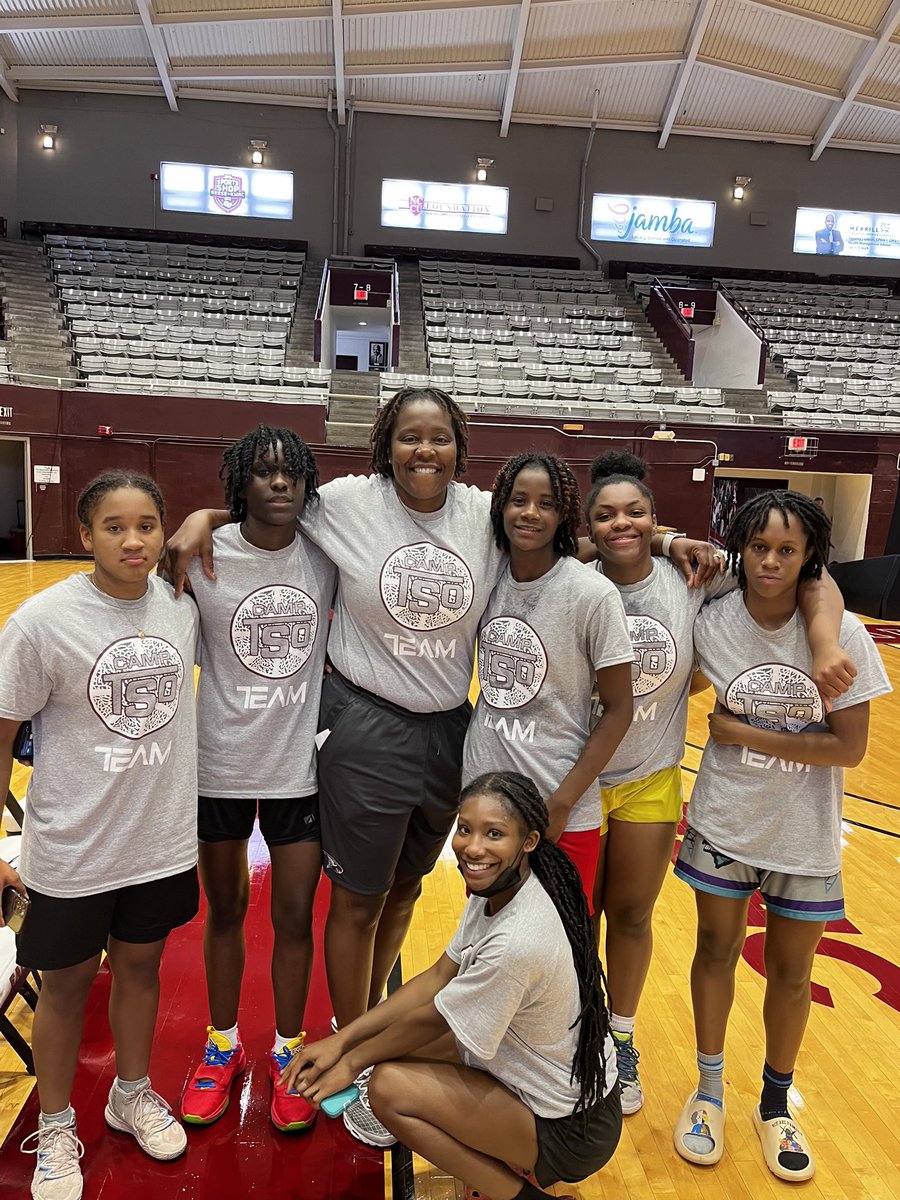 TrinityBaker823 tweet media