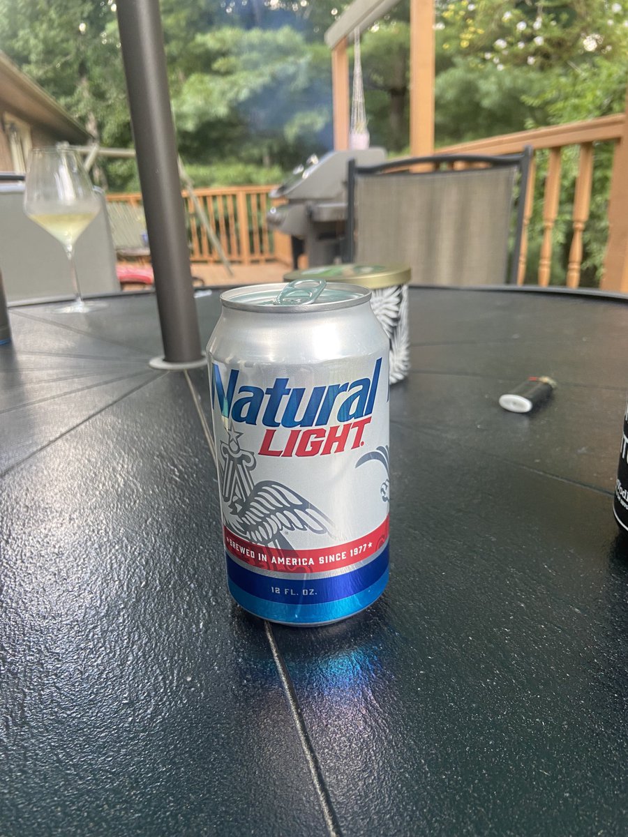 pille_roger's tweet photo. Happy 45th birthday #nattylight you still float my boat. https://t.co/cydu5odulG
