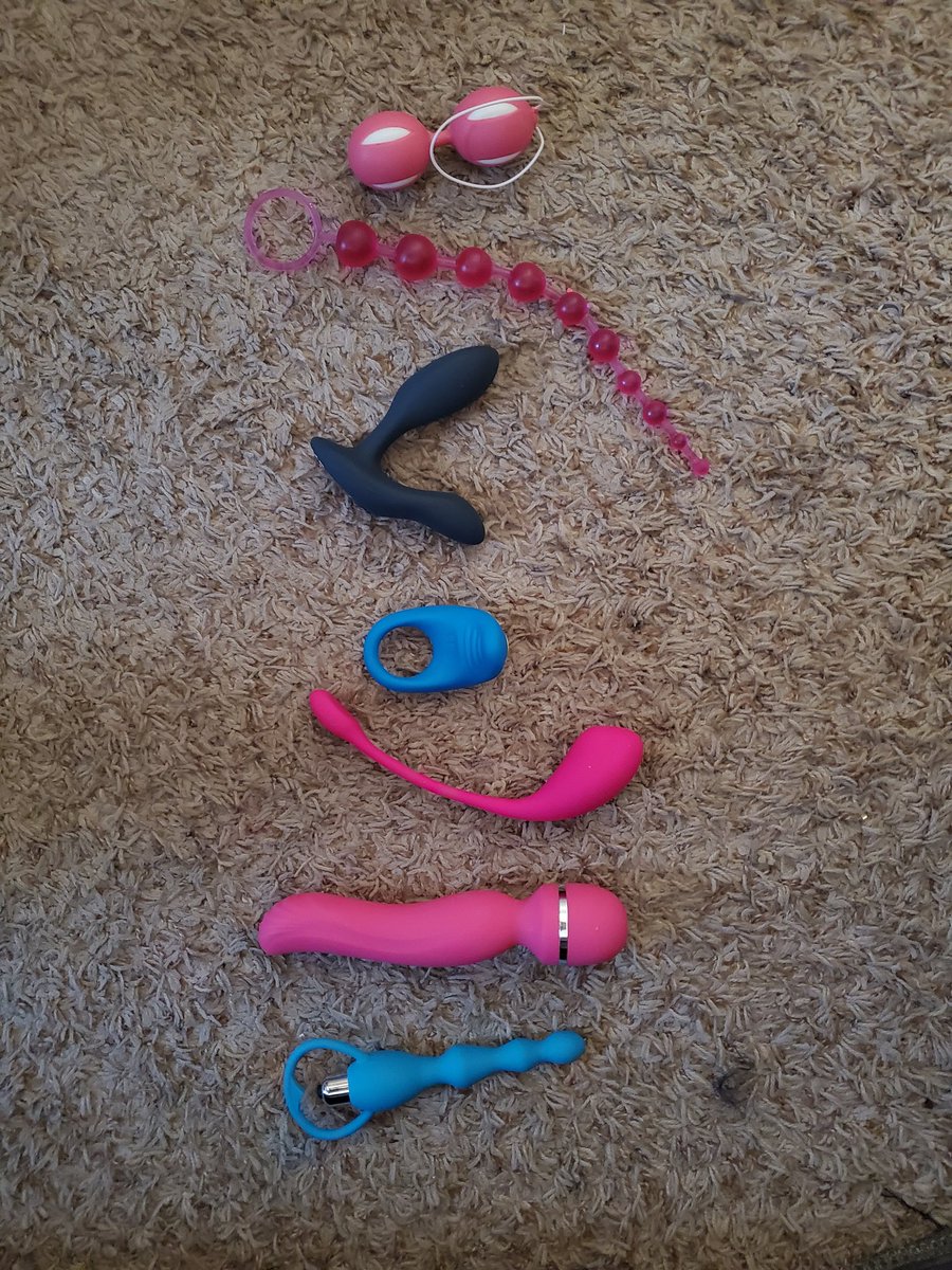 DrayandClarkxx's tweet photo. @NextDoorCouple Vibes! Must be #sextoysaturday lol!
#CouplesPlay #letsvibe https://t.co/hzX7NxyeRY