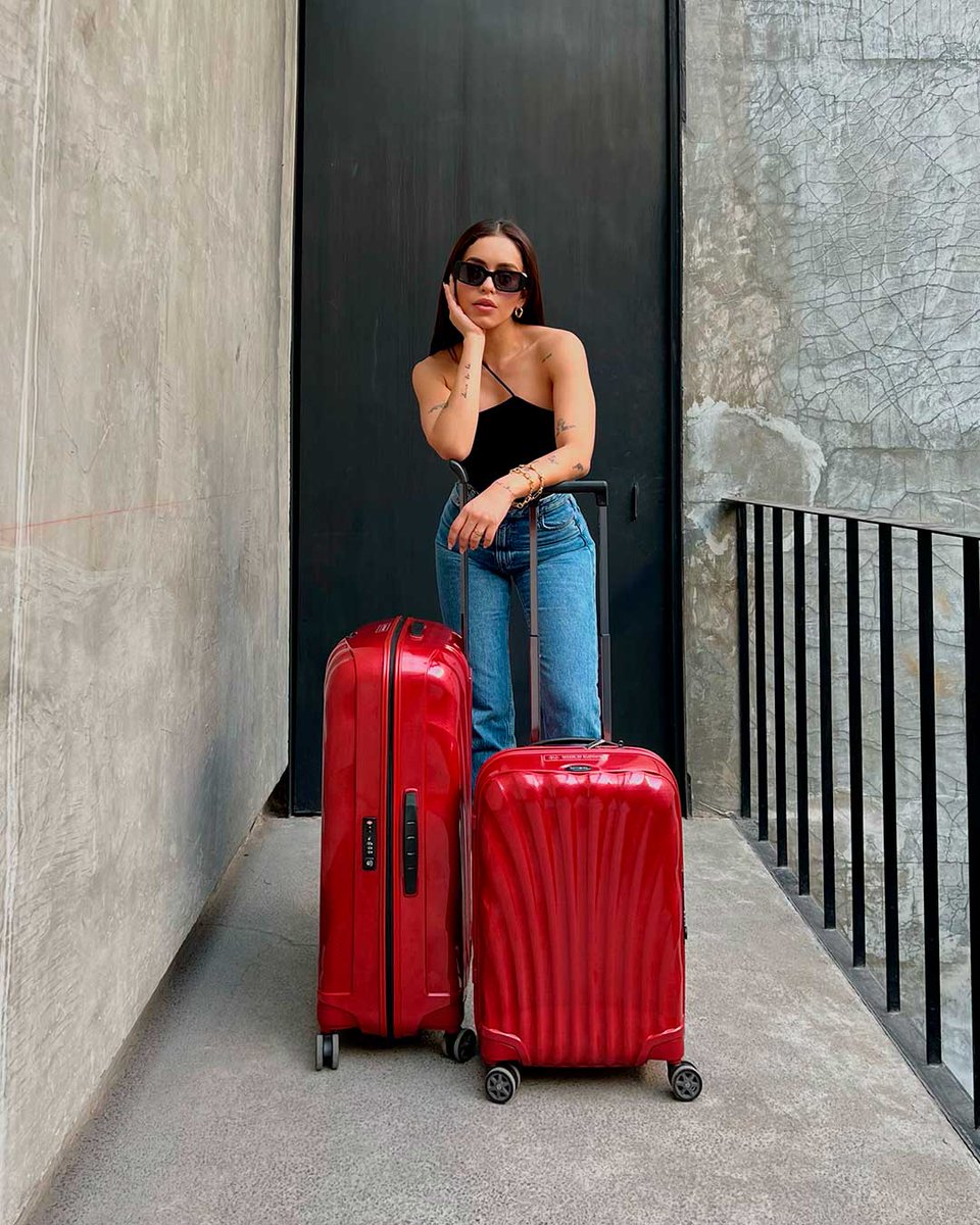 MiSamsonite's tweet photo. Viviendo lo mejor de viajar junto a @ferfloresfs y @misamsonite 🤌🏼❤️ #CLite #misamsonite #ExpectInnovation
#streetstyle #instablog #fashioninspo #trends #mexicanblogger #estilo #ootd https://t.co/2YRfiTCwCr