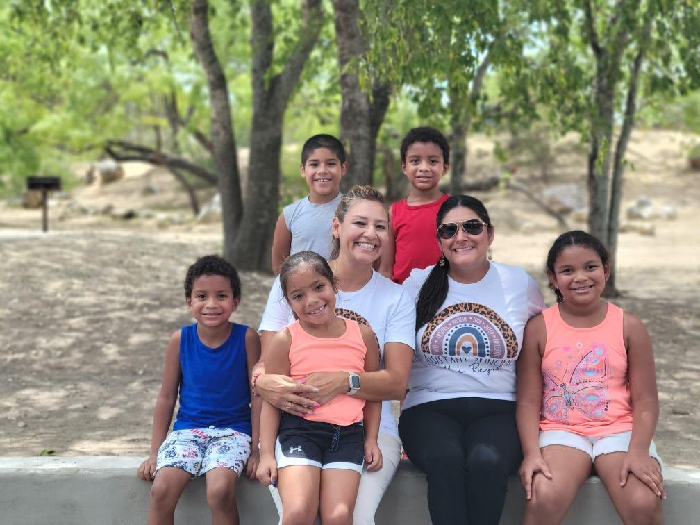 TammyLozano5's tweet photo. We are excited to get back to learning with our #CodyColts! Here’s to growing #worldchangers @georgettecarra5 #CodyIgnited #growinggreatness #wegopublic https://t.co/HyFeo6Cng0