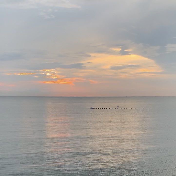 @ r &amp; @ k

              I'd sell my own bones
              for sapphire stones 
              'Cause blue's your 
              favorite color <3

             ⌜          06/08          ⌝