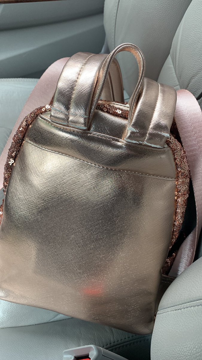 ecihonv's tweet photo. @Loungefly the straps on my wife’s bag have started to rip and she’s had it less than a year now. Is there anyway to get this repaired? https://t.co/nKsTXCEkVv