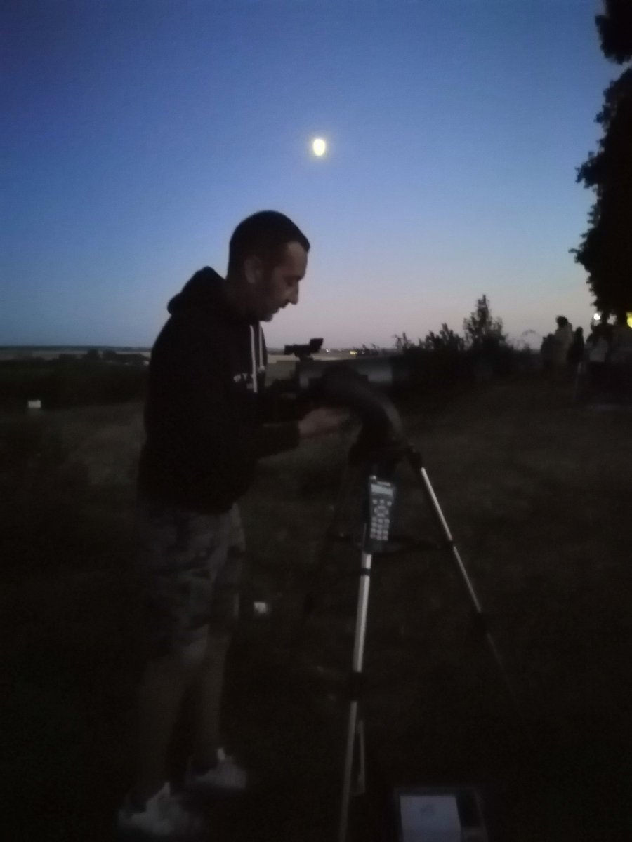 EtAlentours's tweet photo. Une soirée très agréable pour #NDE2022 ! Des étoiles filantes, de belles observations dans une ambiance très sympa ! https://t.co/O3LsO4Y9IW