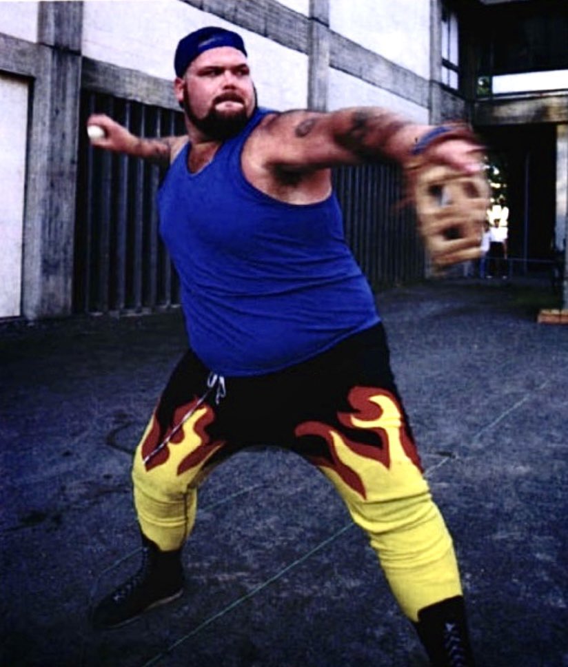 PentacarJr's tweet photo. Wrestlers playing baseball, a thread: https://t.co/bdOriC6xyK