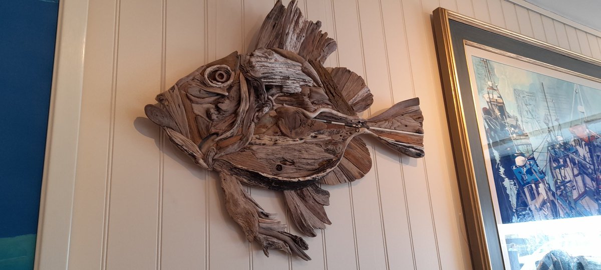 hmelone's tweet photo. Went to Pittenweem Arts Festival today which was fantastic. I think we went into at least 50 wee shops. Some really amazing art #feetsore #EastNeuk #FIFE #Pittenweem https://t.co/HxMrjYztds