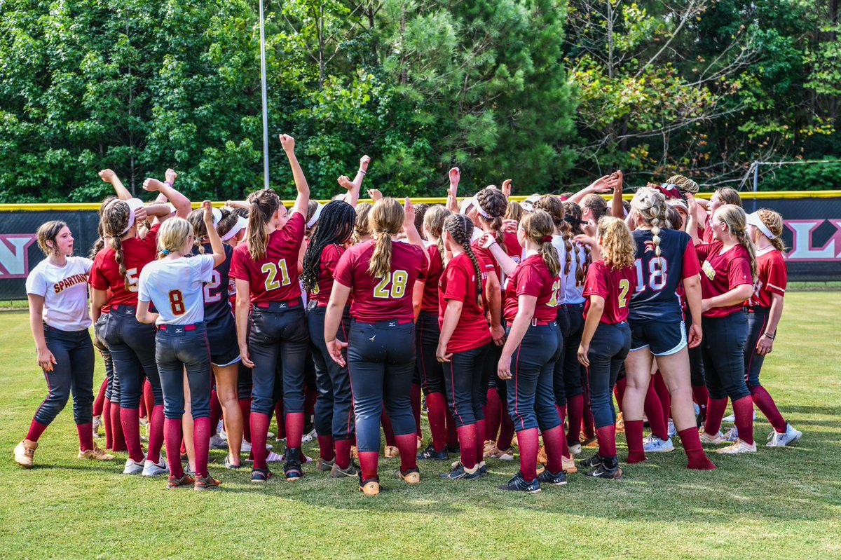 SPHS_Softball's tweet photo. What a fun day today!  Kicked off the season with Spartan Day!  Thank you to all who helped and supported our girls! Now let’s get this season started! #team17 #connect @SPauldingHS_ATH https://t.co/MTAHtsCzpQ