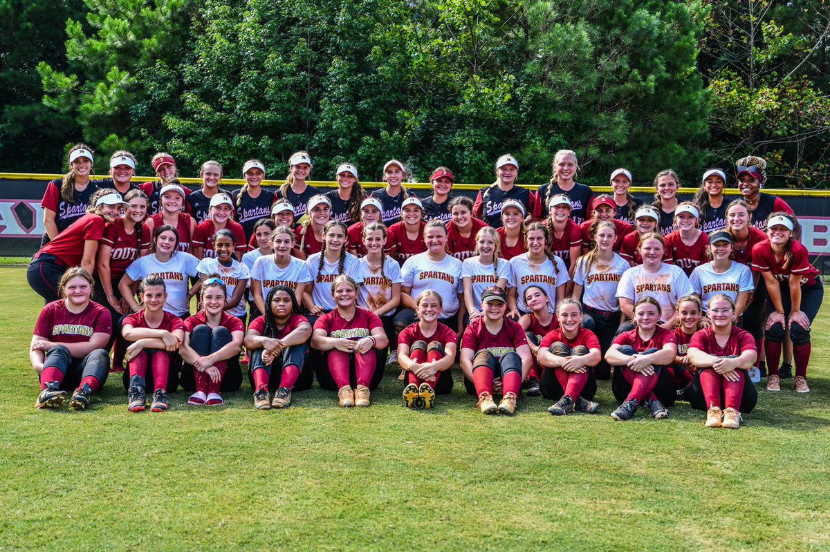 SPHS_Softball's tweet photo. What a fun day today!  Kicked off the season with Spartan Day!  Thank you to all who helped and supported our girls! Now let’s get this season started! #team17 #connect @SPauldingHS_ATH https://t.co/MTAHtsCzpQ