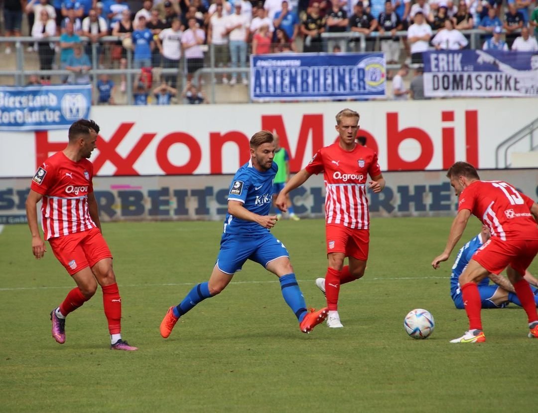 Luis_Mateus_10's tweet photo. Vitória do SV Meppen hoje, 3x0 contra o FSV Zwickau. 💙😍 

#ndsvm #svmfsv https://t.co/l7RaSEQhjg