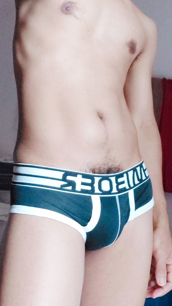 cocsjucy's tweet photo. under wear ေၾကာ္ျငာ https://t.co/TDPk1VQzXX