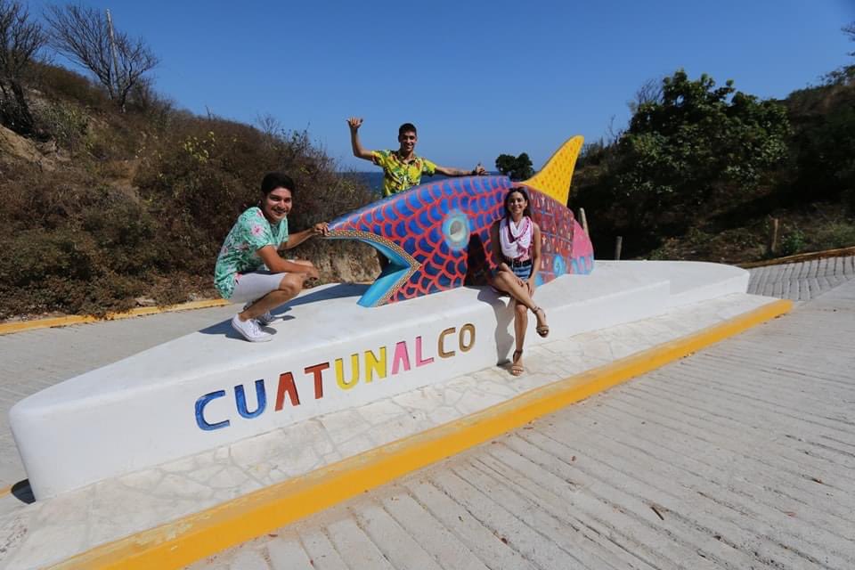 PochutlaGobMpal's tweet photo. Con amigos o en pareja ❤️ la playa de #Cuatunalco es ideal para descansar y comer muy rico. Redescubre las maravillas de San Pedro Pochutla, el Corazón de la Costa Oaxaqueña. https://t.co/cqu0oczSw7