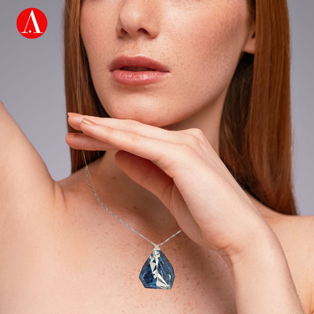 Quench your thirst for self-expression.

#Swarovski
#RevealYourFacets
#IgniteYourDreams