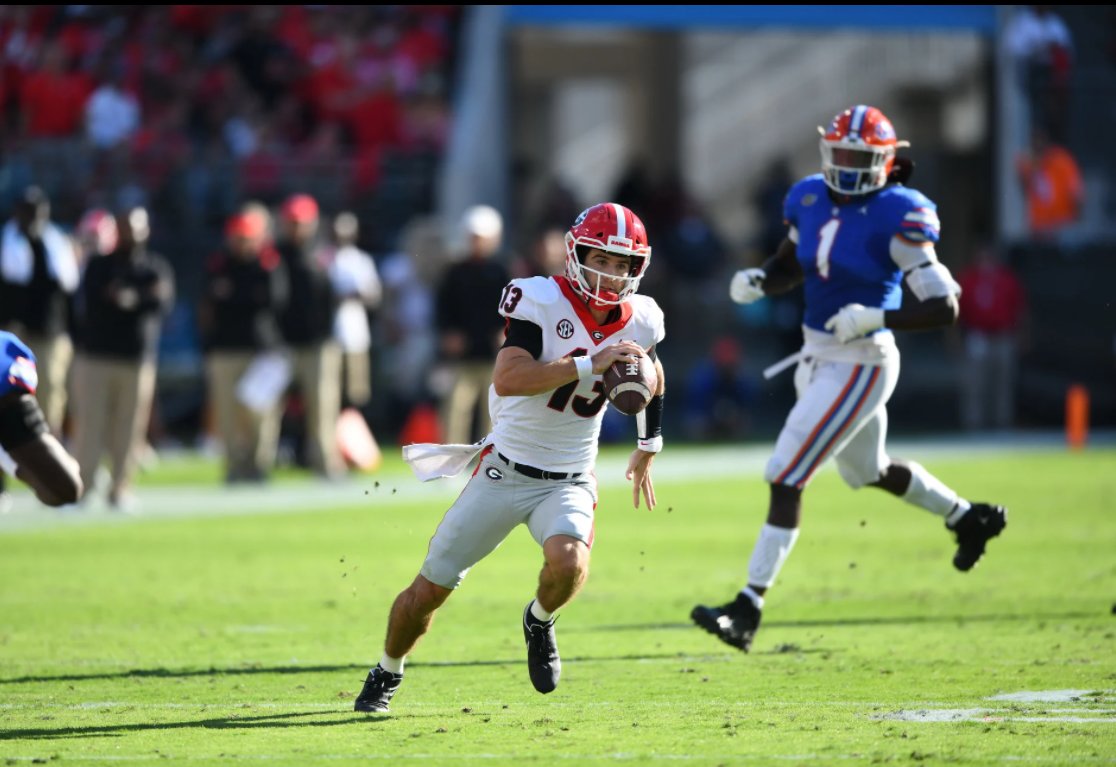 BassinDawg's tweet photo. #Dawgs Brenton Cox vs. UGA last season...
2 Solo Tackles, Zero Sacks, Once toasted by a Stetson Bennett QB keeper which he failed to contain.

Gators finished the season with SEVEN losses including an embarrassing bowl loss to UCF.

💯🐶🏆 #GoDawgs https://t.co/YnitX6LFxh