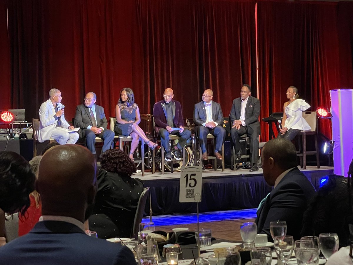 Jolley1364's tweet photo. Energized by NaTika Rowles & the turnout and excitement in the room tonight at @BlackCommFundKC #VisionGala. Listening to Board panel insights. So many amazing non-profits, funders, and civic leaders in the room. Pleased to represent @LISC_KC in support of #BlackCommunity https://t.co/Acaf5MW90I