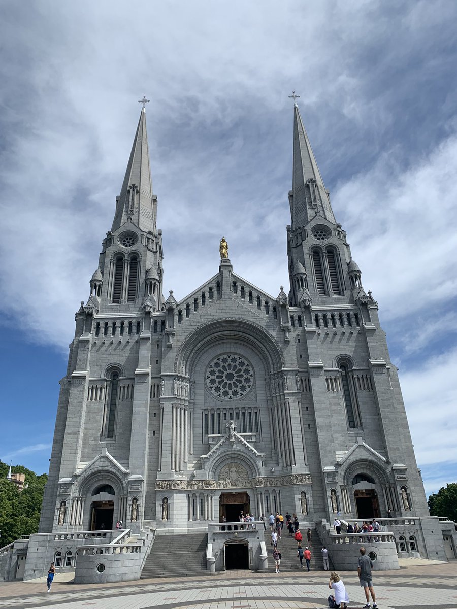WorldExplorers2's tweet photo. Sainte-Anne-de-Beaupre shrine, Quebec https://t.co/MxNsENTavm