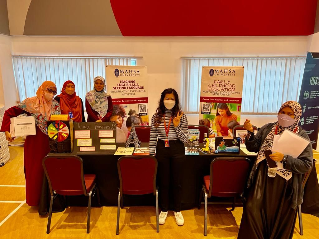 FOHS_MAHSA's tweet photo. 📣 Come over to #MAHSA Education Fair and visit FOHS and CEL booth to discover what we have to offer. 

THERE’S SOMETHING FOR EVERYONE!! 

#BeMore #Scholarships #SPM #STPM #FOHS #HealthScience #Physiotherapy #MedicalImaging #EnvironmentalHealth #OcupationalSafetyandHealth #CEL https://t.co/abbFXUrHxZ
