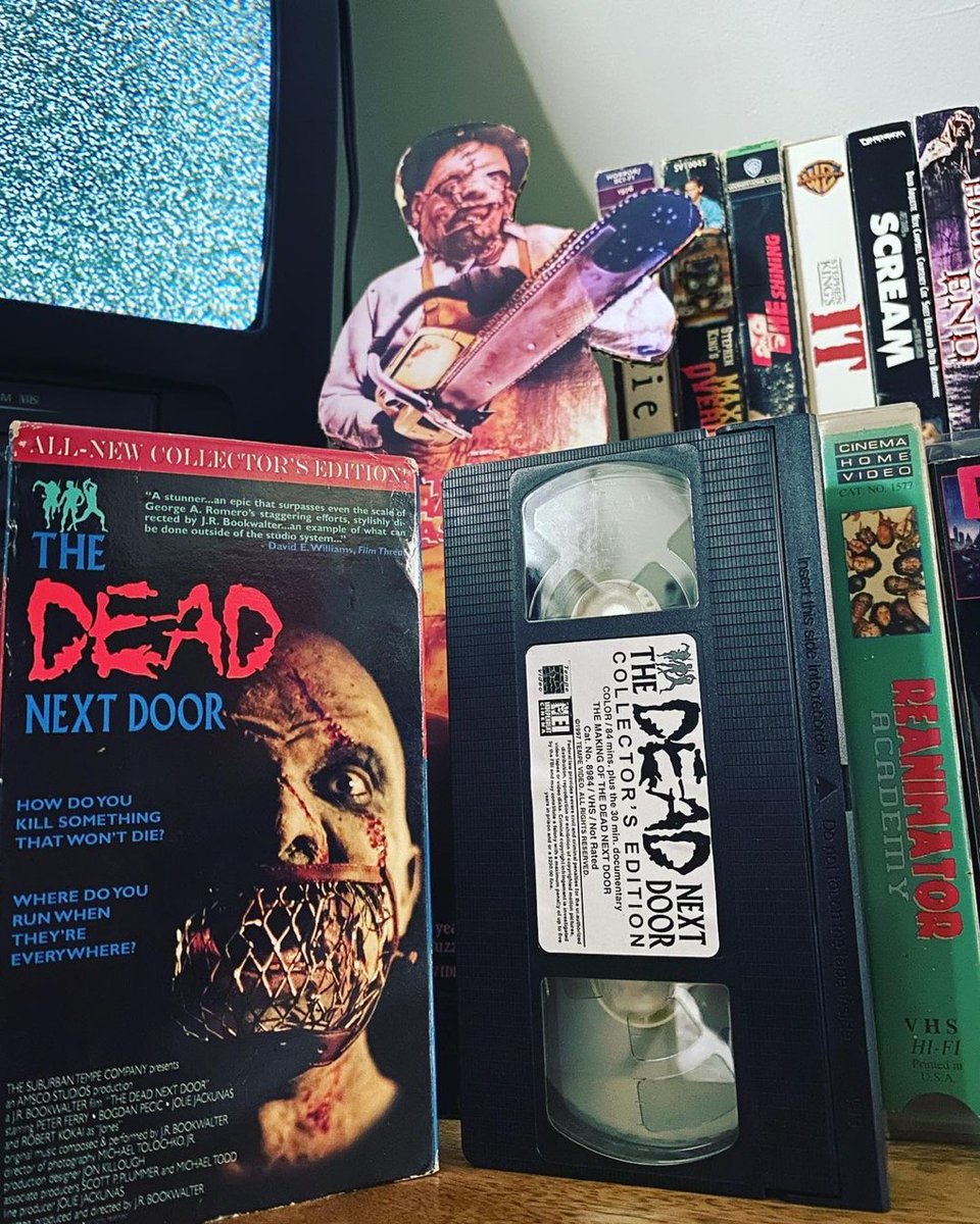 Patrick Glenn on Instagram: “The Dead Next Door (1989) #vhs #vhshorror #vhshorrorcollector #tempevideo #jrbookwalter #80shorror #zombies #vhsforever#horror #halloween” bit.ly/3dbJYCC