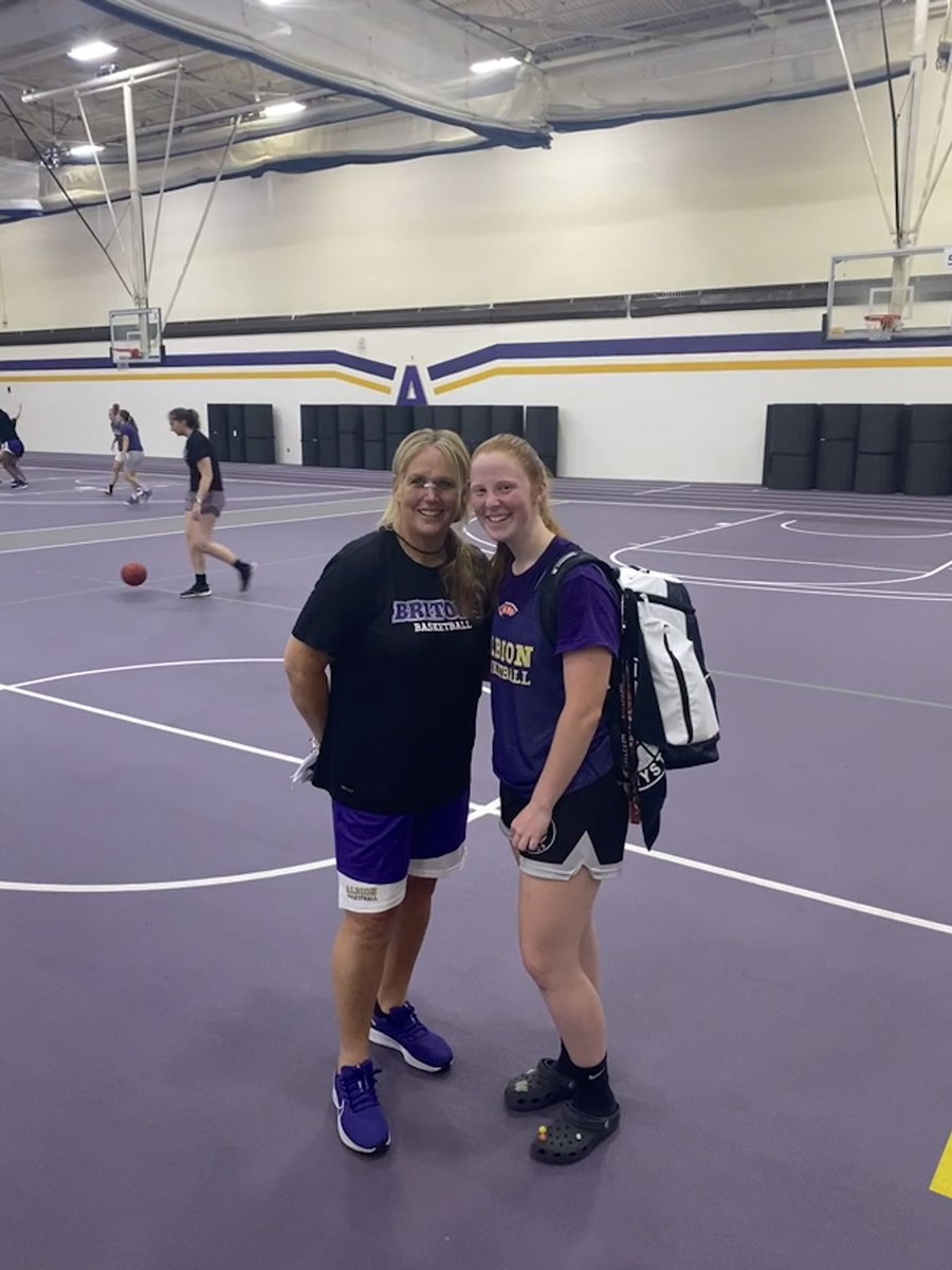 Laina Harger tweet media