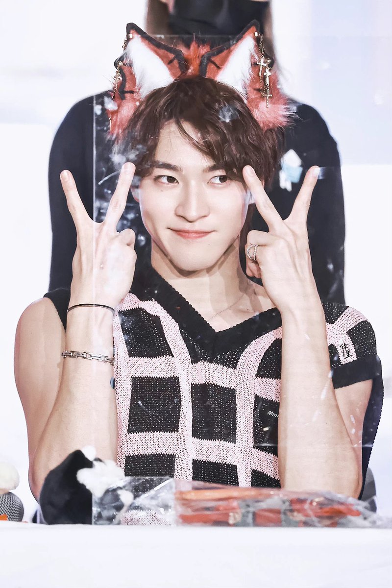 loveunosanta's tweet photo. Mê tai đỏ quớ 🤧🤧🤧
Uno Santa Cute
#UnoSanta
#SANTA_dancingking
#INTO1Santa
#Santa_worldchampion https://t.co/wamVjzSzT7