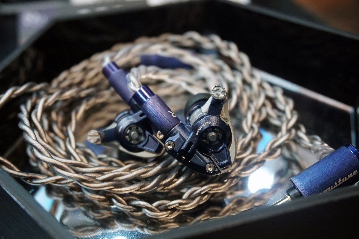 dmaaudio's tweet photo. 【精選推介🌟】
Acoustune 推出的全新旗艦 HS2000MX「笙」(SHO) 採用全新 Acoustune Capsule Technology(A.C.T)可換式外殼腔體設計👍,讓用家可自行更換腔體💞,令耳機的可玩性大大提高。🥰
#Acoustune #HS2000MX #笙 #SHO #旗艦級 #入耳式耳機 #IEM #Duralumin #DMA https://t.co/CuMguE10Yj