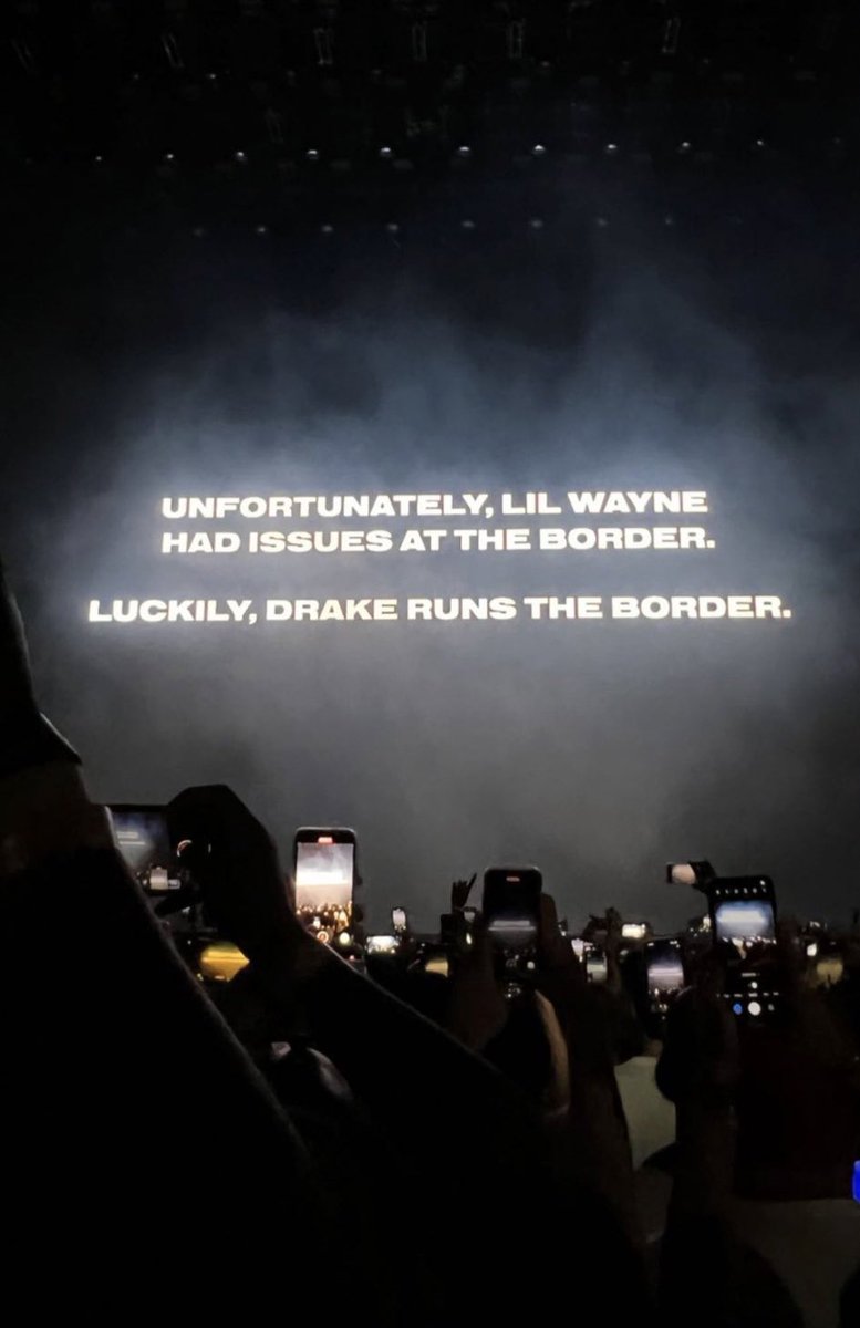 DrakeDirect_'s tweet image. King of Toronto