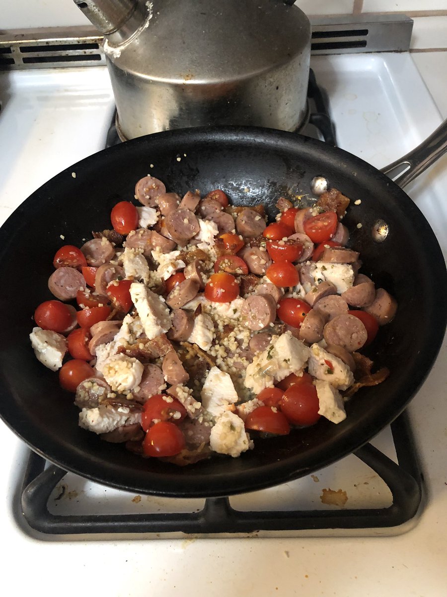 jhludlum's tweet photo. When my man #bbqtherapist @rivercitysteve gets his grill going again, I’m inspired to launch #kitchendad with a mishmash leftovers spinach sauté #goodeats #goodstuff https://t.co/ddDYX3D85L