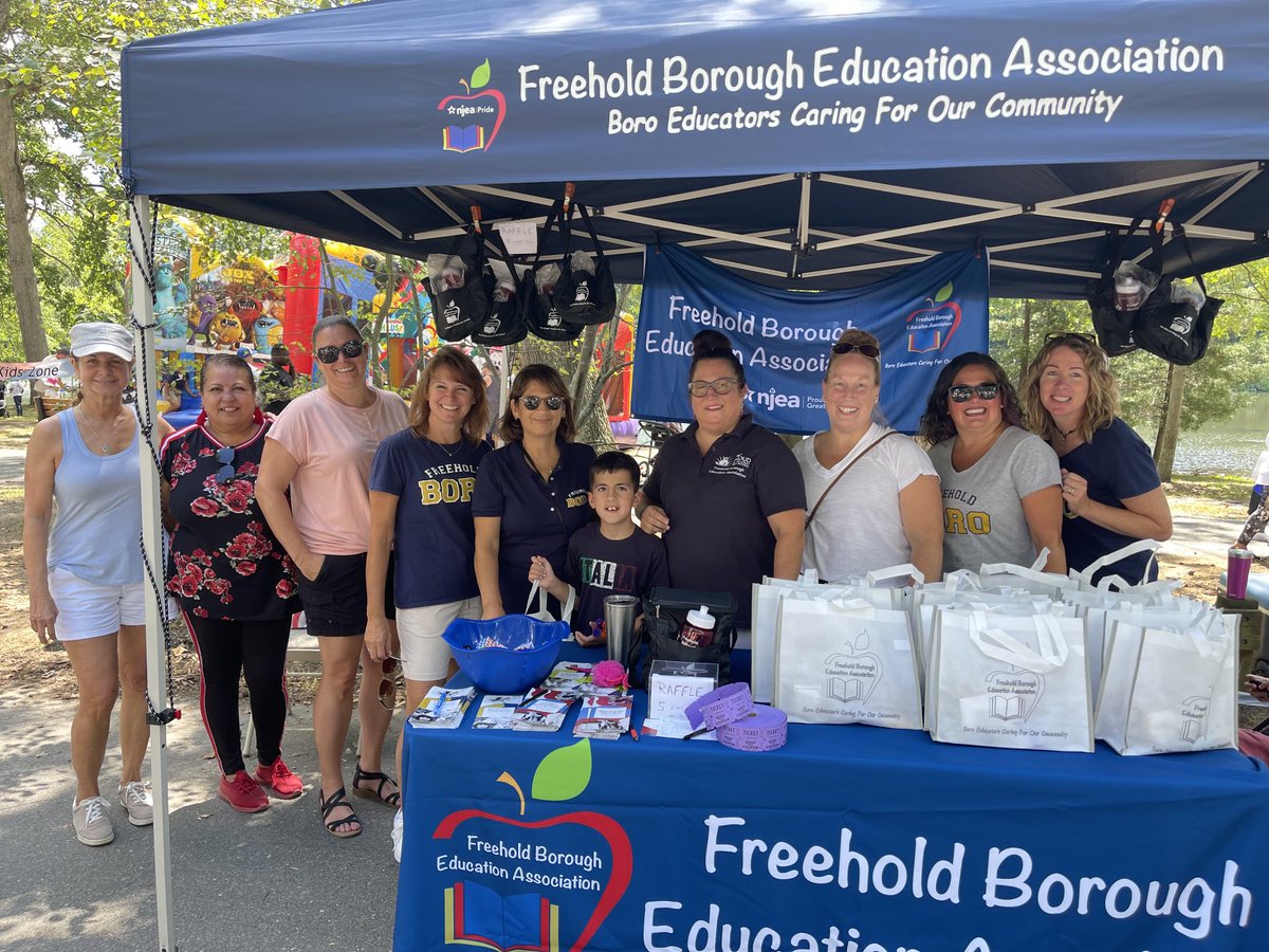 Celebrating our community at Olde Freehold Day!! It is so much fun to see our students and their families outside of school!