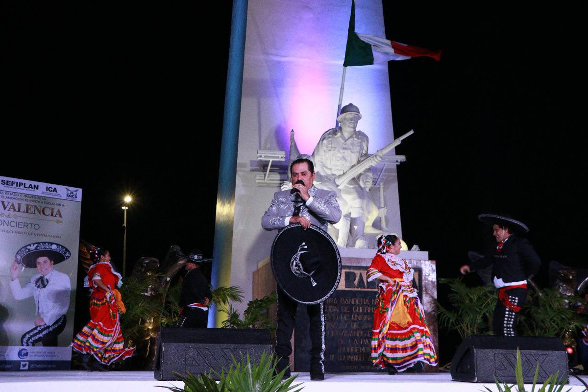 Con motivo de su 30 Aniversario,  #MarioValencia realizó un concierto espectacular en #Chetumal que conquistó a chicos y grandes con música regional mexicana acompañado de mariachi y la maravillosa participación del Ballet Folclórico de Quintana Roo.