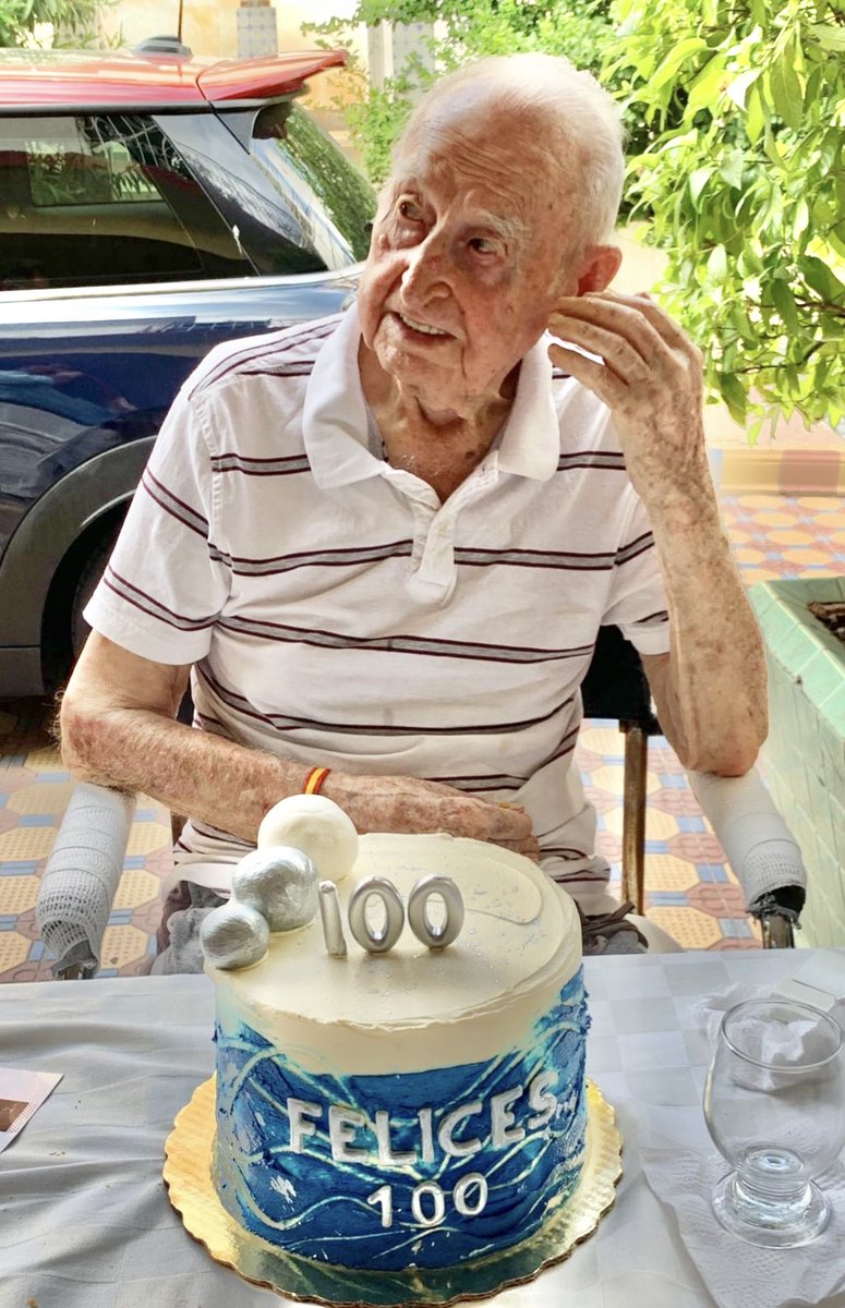 1922 nace el asturiano Pascual Verdeja.
1949 en Acapulco, trabaja en el Hotel Majestic y en 1957 adquiere Las Palmas y Quinta Rosa. 
1922 Howard Carter descubre la Tumba de Tutankamon y Lucas de Palacio funda la Asociación de Propietarios de Hoteles.
Hoy le rendimos un homenaje