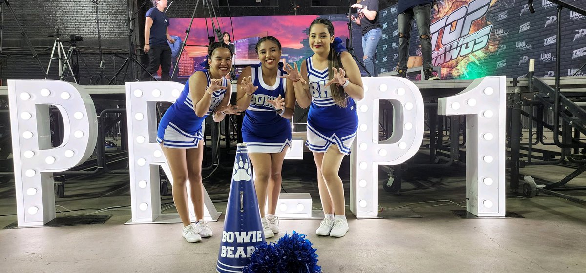 BowieHS_EPISD's tweet photo. Bowie Athletics and Cheer ready for an AWESOME season!! @EPISDathletics @rgandarilla99 @NuriRobles1 @martypoza @FootballBowie https://t.co/XGIFckpIsb