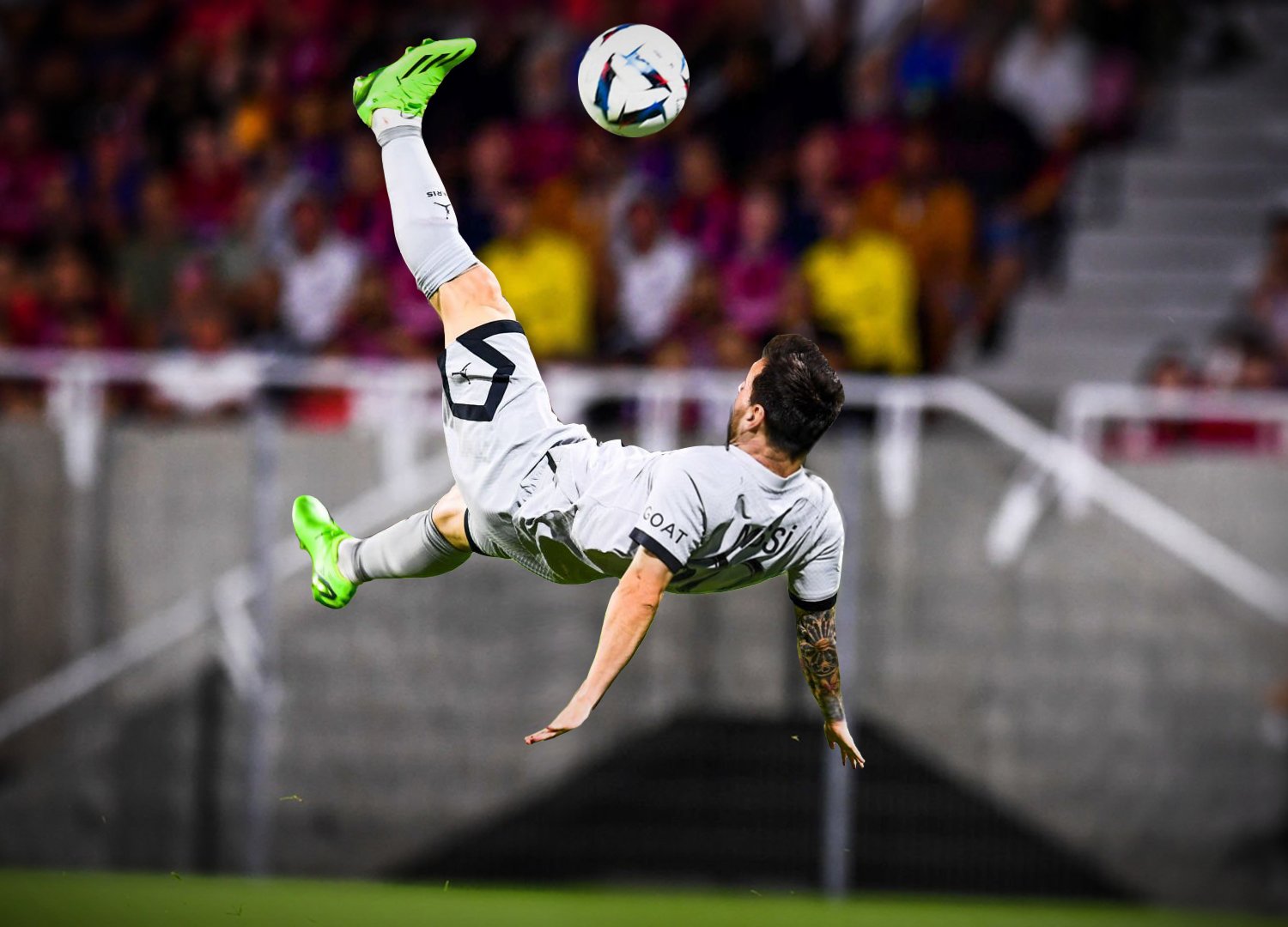 JAKE BUCKLEY 🇦🇺 on X: "Leo Messi really started off the new season by  scoring the best bicycle kick goal Football has ever seen. The GOAT never  ceases to amaze 🐐🚲 https://t.co/PVFd2nscp6" /