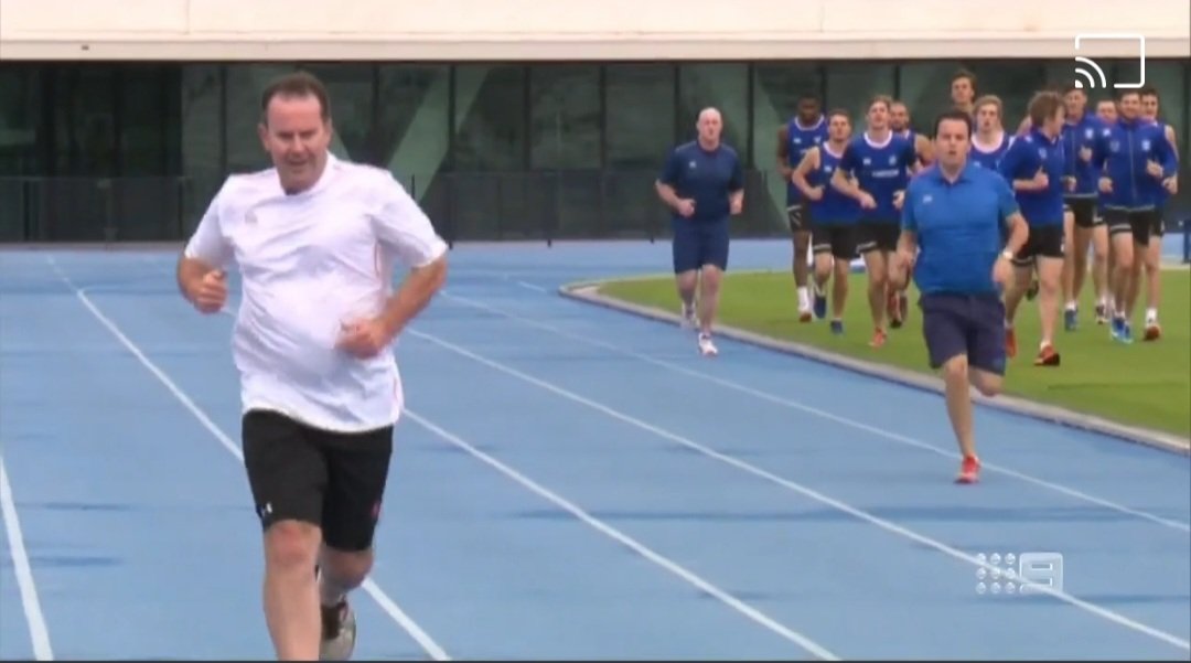 Dwill2312's tweet photo. @kanecornes why in a 800m race is TJ running so wide? @NathanBrown_07 @barrettdamian @FootyonNine I'm sensing sitting a lap out before joining back in. A real champ move. @TomBrowne7 has been stitched up https://t.co/M6Jaw0KrUV