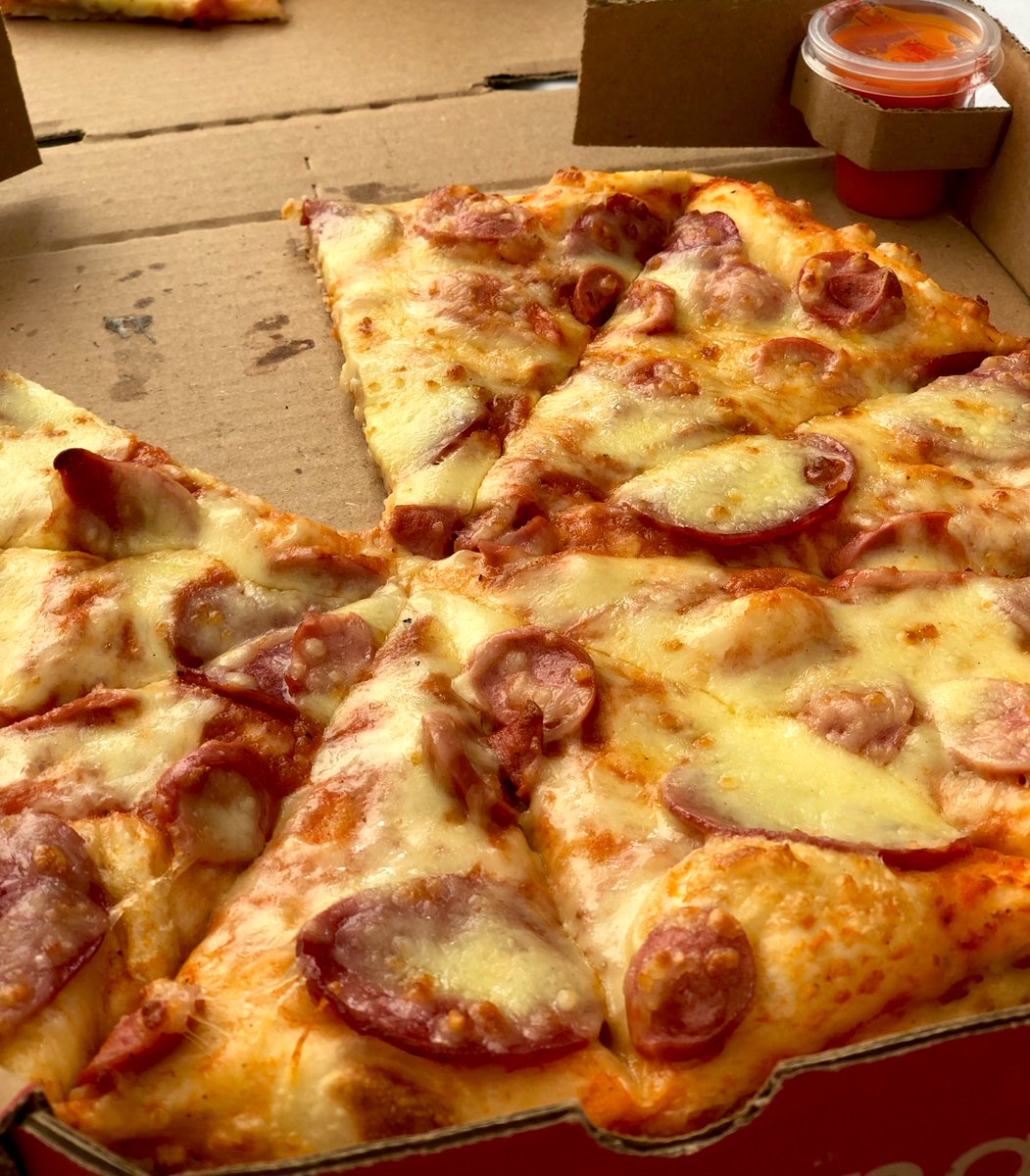 michaelroseroX's tweet image. PRONÓSTICO GANADOR 🍕🤤 Sorteo 2 pizzas de Ch Farina entre todos los que den RT 🔁 LIKE💙 y escriban el marcador del partido Aucas vs LIGA ⚽️ Si aciertan pueden ganar ✅