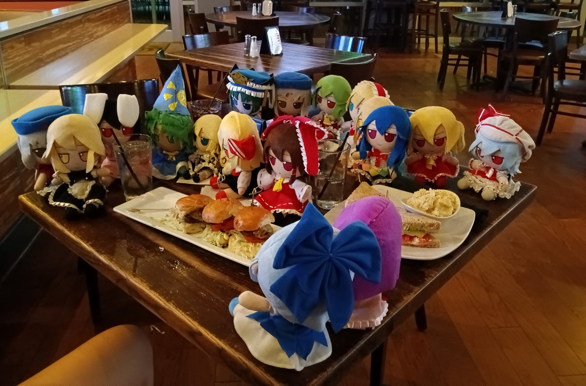 FumoMarisa's tweet image. Pov you&apos;re at the Fumo Fans meetup with @_FumoReimu and @KilWagner69 :