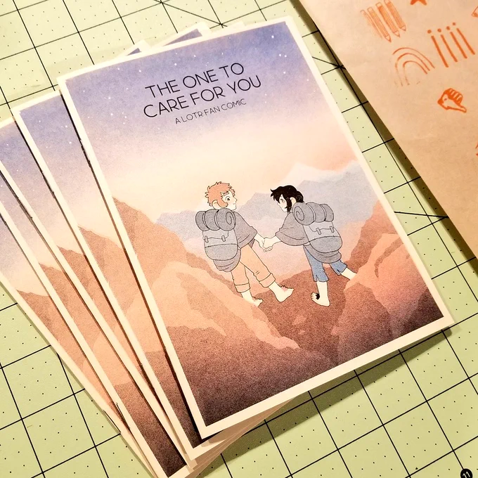 ive been working on my very first riso stuff with Outlet PDX, ill have these adorable little samfro comics debuting at flamecon. 💙💙💙 