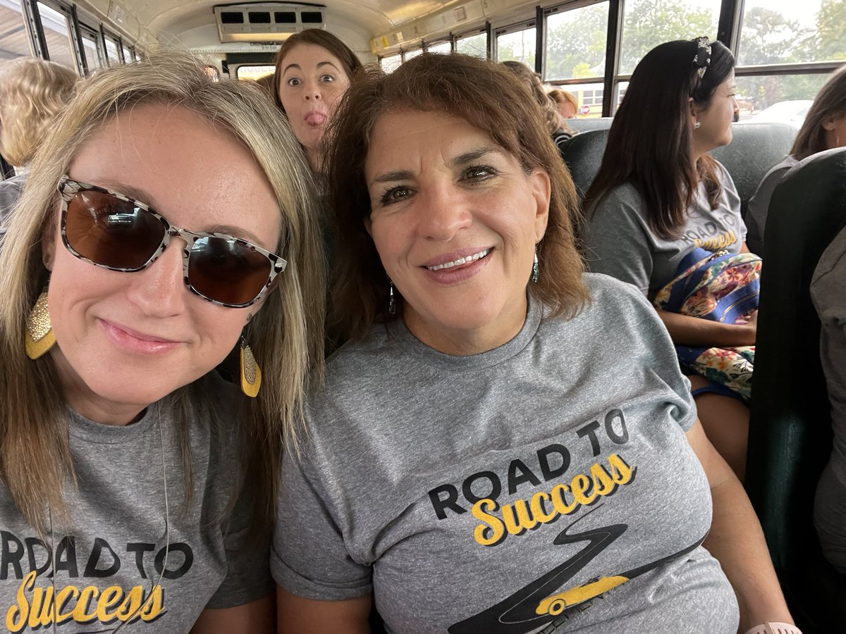 busy_librarian's tweet photo. What a great way to start back the new school year! What an awesome convocation with the Spazmatics! Love my team, school, and district! #kyleesrocks https://t.co/agaqx6FjuO