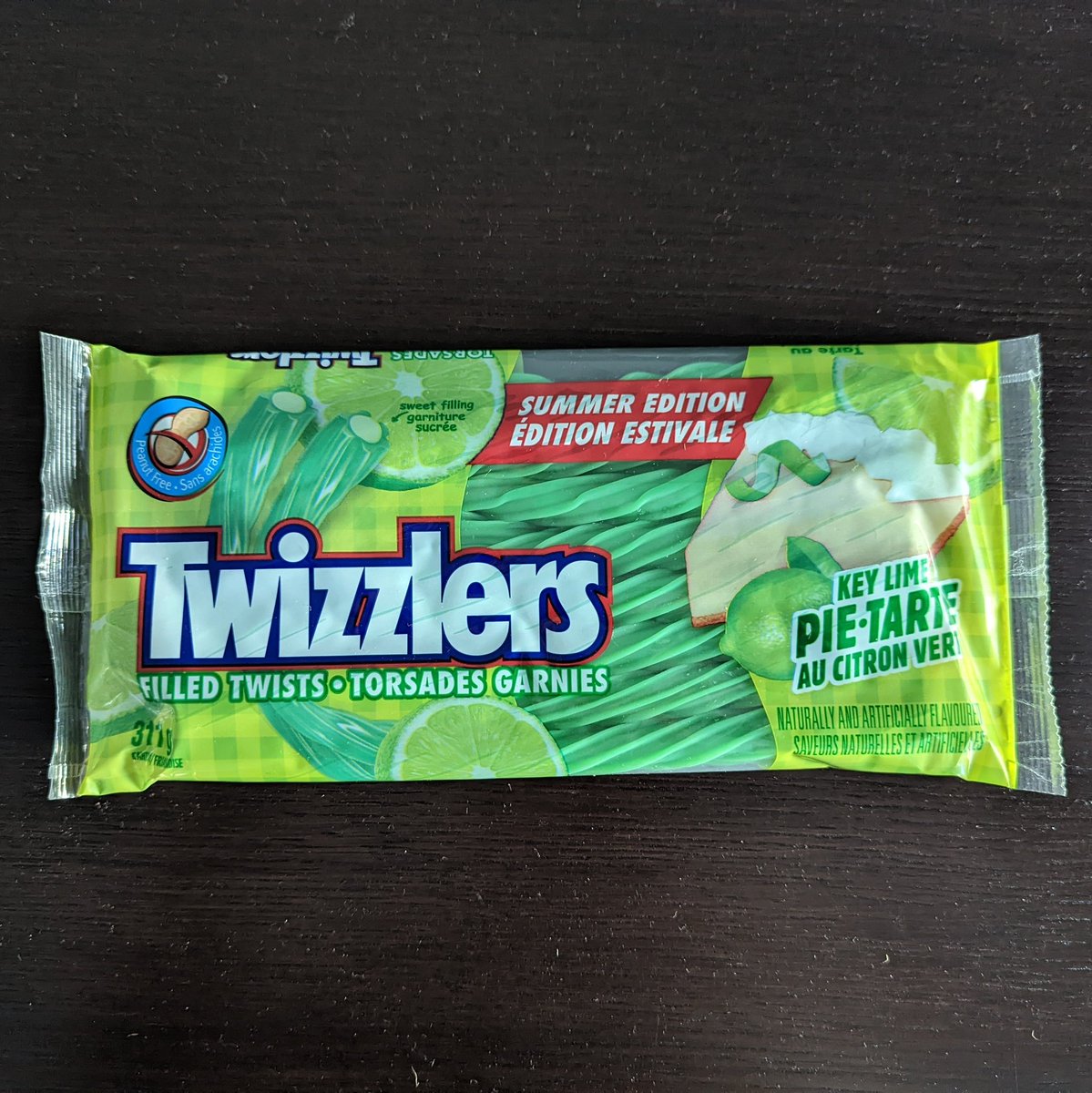 JaneEBoon's tweet photo. I'm cheating on gummi bears with key lime @TWIZZLERS.
#badgirl
#naughtysnacker
#candyfun https://t.co/Md7ZKPjTFg