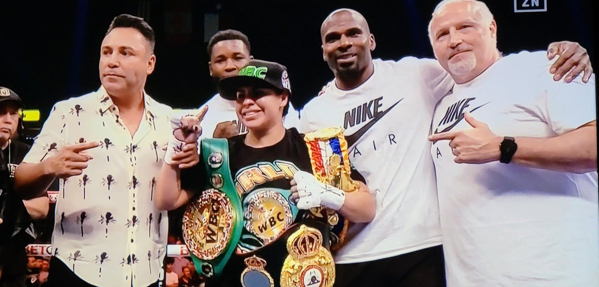 BoxingVitals's tweet photo. Congratulations to #MarleneEsparza on her victory over a very good opponent #EvaGuzman great fight 🥊
@Marlen112Boxing 
@GoldenBoyBoxing 
@OscarDeLaHoya https://t.co/ifJGBZEz7Y