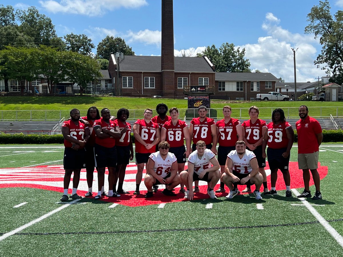 devinbice88's tweet image. The Hawgs are back together at @uwa_football and we couldn’t be happier!! #GetYouSome 🐗