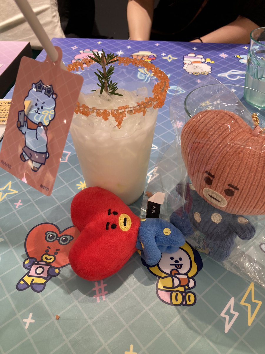 Y_study_BTS's tweet photo. #BT21
#phototime 
#カフェで最高の夏を過ごそう https://t.co/KtZiGRaZdD